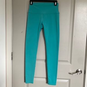 Alo High Waist Airbrush Leggings - Lettuce